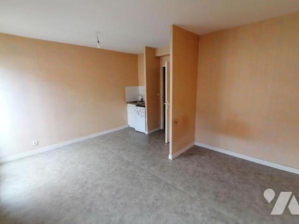 NOUVEAUTE ETUDE TRENTE CINQ NOTAIRES !! Au c?ur du centre-ville historique de Bruz, venez décou...