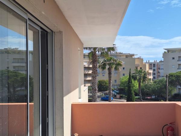 FREJUS T3 RECENT DE 65M² A 300 M DE LA MER AVEC BOX Fréjus (83600)