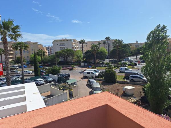 FREJUS T3 RECENT DE 65M² A 300 M DE LA MER AVEC BOX Fréjus (83600)