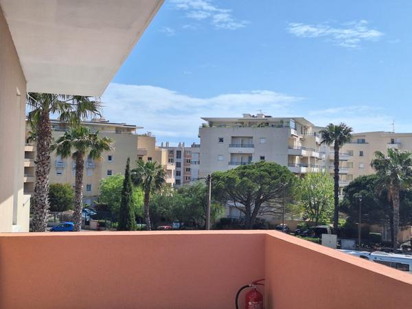 FREJUS T3 RECENT DE 65M² A 300 M DE LA MER AVEC BOX Fréjus (83600)