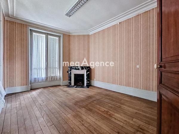 Immeuble à FLINS-SUR-SEINE, 78410 - 149m²