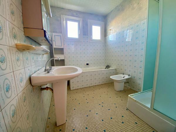 A VENDRE MAISON 5 CHAMBRES A 600 m DE LA GARE