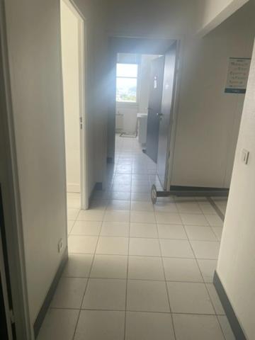 MARSEILLE 12E ARR à vendre Plateau local/bureaux PMR 207m2 + Terrasse SAINT BARNABE VILLAGE 840 000 EUROS