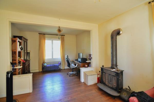 Grande maison 8 p. 218 m² + grange 140 m² sur 30 ares arborés