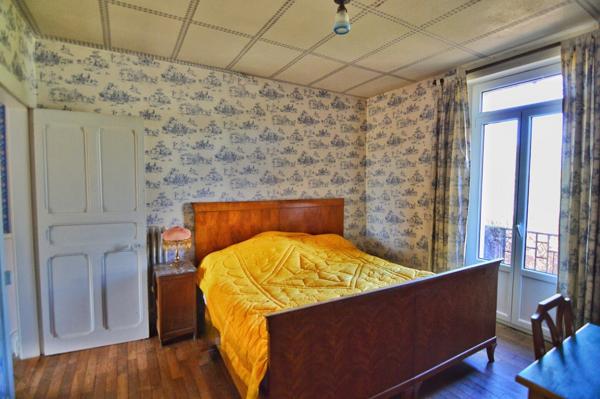 Grande maison 8 p. 218 m² + grange 140 m² sur 30 ares arborés