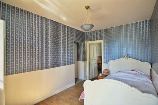 Grande maison 8 p. 218 m² + grange 140 m² sur 30 ares arborés