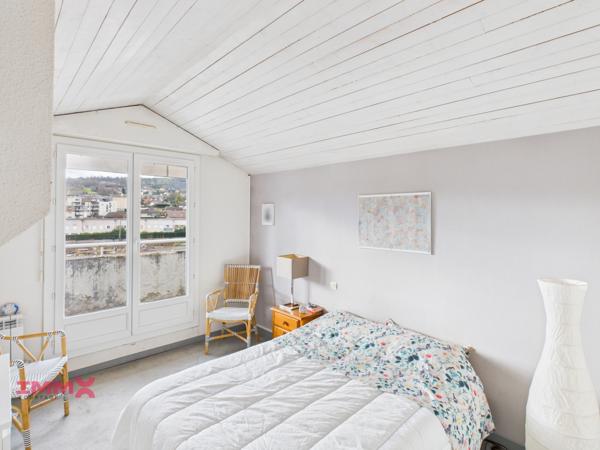 Superbe T3 duplex en dernier étage exposé dud & vue dégagée