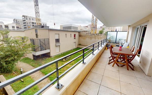 Appartement à vendre    3 pièces • 74,84 m2 Lyon 7