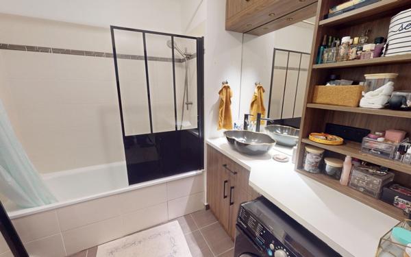 Appartement à vendre    3 pièces • 74,84 m2 Lyon 7