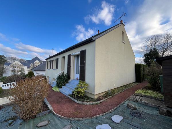 Pavillon familial semi enterré secteur Bourny, Laval