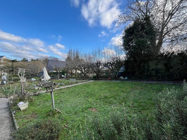 Pavillon familial semi enterré secteur Bourny, Laval