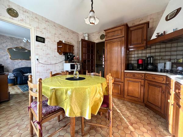 Pavillon familial semi enterré secteur Bourny, Laval