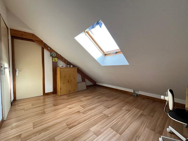 Pavillon familial semi enterré secteur Bourny, Laval