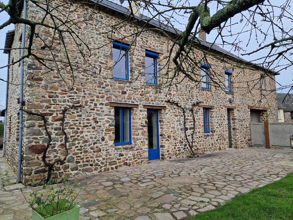 Maison Saint Germain Le Fouilloux 8 pièce(s) 250 m2