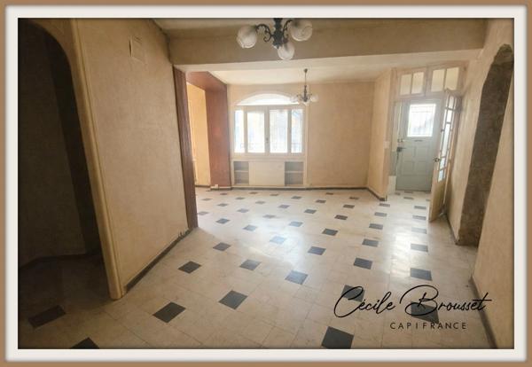 Maison à vendre 5 pièces, 130 m2 habitables au cœur de CERET (66)