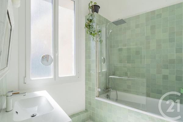 Appartement F3 à vendre  3 pièces - 95 m2 MARSEILLE - 13005