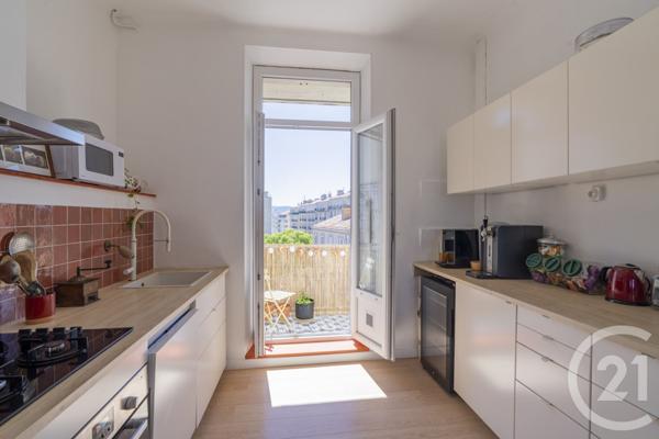 Appartement F3 à vendre  3 pièces - 95 m2 MARSEILLE - 13005