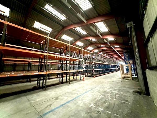 Local Commercial à BRUZ, 35170 - 1 pièce 1500m²