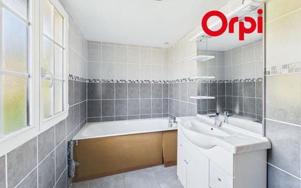 Maison à vendre    2 pièces •  Bernay