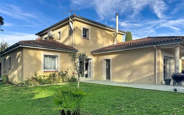 Maison à vendre    6 pièces •  Saint-Galmier