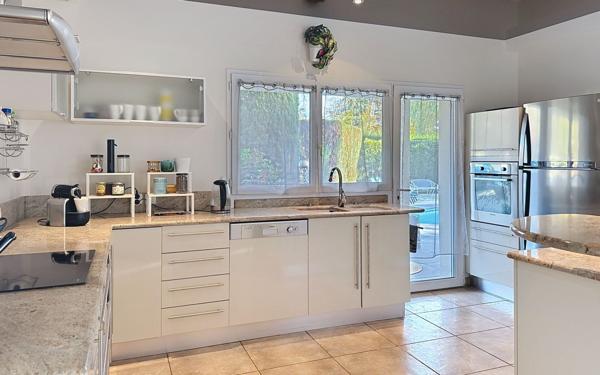 Maison à vendre    6 pièces •  Saint-Galmier