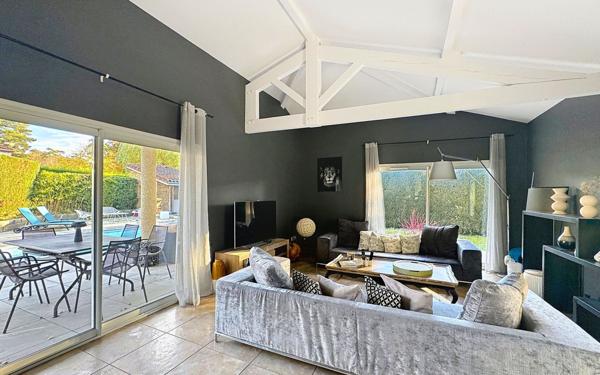 Maison à vendre    6 pièces •  Saint-Galmier