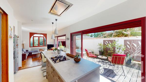 Maison à vendre  5 pièces - 140 m 2   DAX  - 40