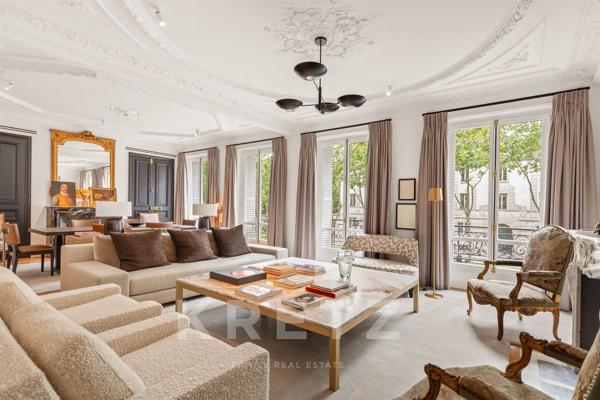 Appartement d’Exception au Cœur du 7ᵉ  – Élégance Haussmannienne et Design Contemporain