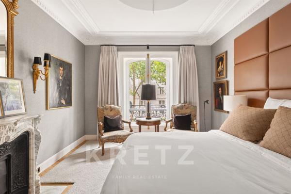 Appartement d’Exception au Cœur du 7ᵉ  – Élégance Haussmannienne et Design Contemporain