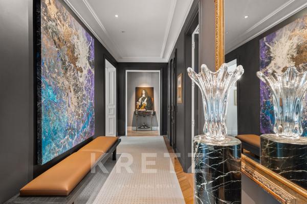 Appartement d’Exception au Cœur du 7ᵉ  – Élégance Haussmannienne et Design Contemporain