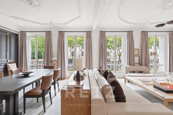 Appartement d’Exception au Cœur du 7ᵉ  – Élégance Haussmannienne et Design Contemporain