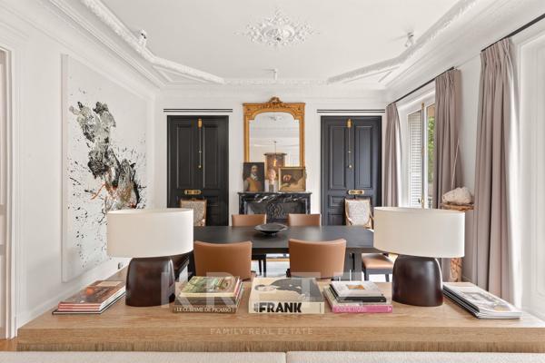 Appartement d’Exception au Cœur du 7ᵉ  – Élégance Haussmannienne et Design Contemporain