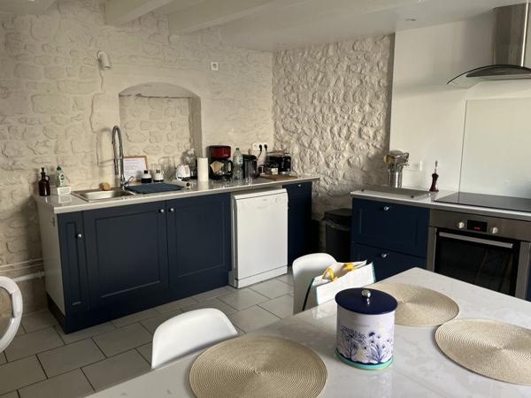 Maison à louer 790 € CC St-Just-Luzac 3 p 74 m² DPE D