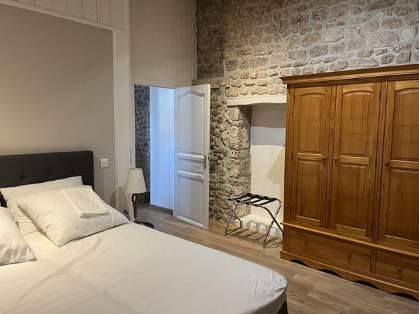 Maison à louer 790 € CC St-Just-Luzac 3 p 74 m² DPE D