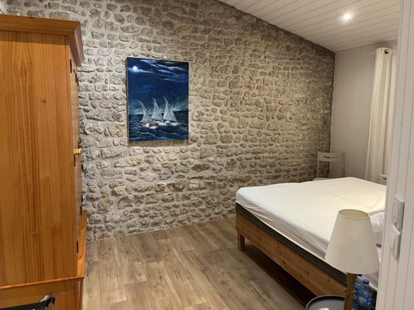 Maison à louer 790 € CC St-Just-Luzac 3 p 74 m² DPE D