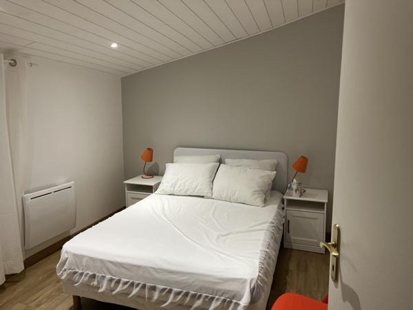 Maison à louer 790 € CC St-Just-Luzac 3 p 74 m² DPE D