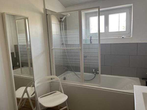 Maison à louer 790 € CC St-Just-Luzac 3 p 74 m² DPE D