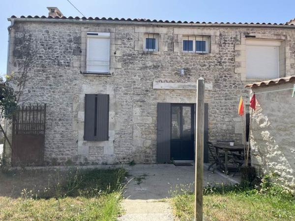 Maison à louer 790 € CC St-Just-Luzac 3 p 74 m² DPE D