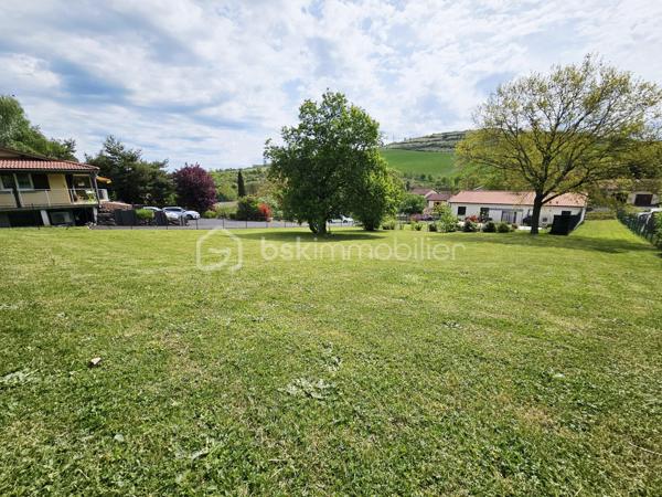 Terrain de 761 m²