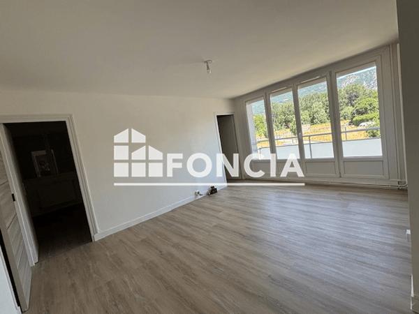 Location Appartement 3 pièces 53.87 m² - 16 RUE DE BASTILLE Fontaine 38600