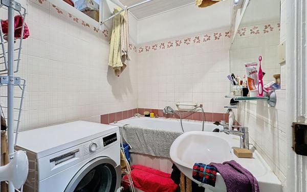 Appartement à vendre    4 pièces • 80 m2 Paris 11