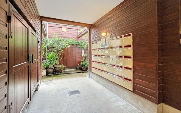 Appartement à vendre    4 pièces • 80 m2 Paris 11