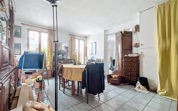 Appartement à vendre    4 pièces • 80 m2 Paris 11