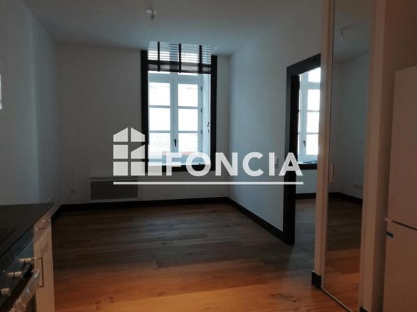 Location Appartement 2 pièces 37.05 m² - 10 QUAI AUX VIVRES Rochefort 17300