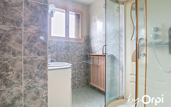 Maison à vendre    3 pièces •  Menat