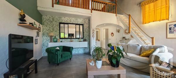 Maison à vendre  6 pièces - 161,40 m 2   LA VALETTE DU VAR  - 83