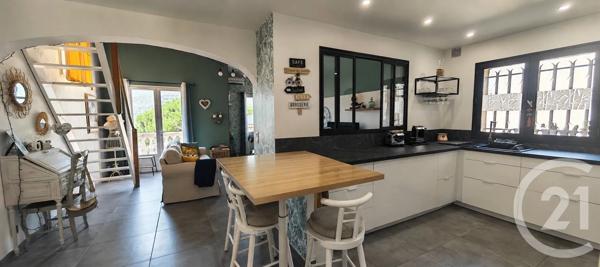 Maison à vendre  6 pièces - 161,40 m 2   LA VALETTE DU VAR  - 83