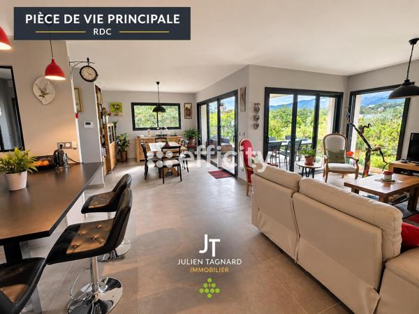 Maison
         6 pièces
        - 153 m² 649 000 € *