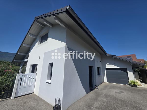 Maison
         6 pièces
        - 153 m² 649 000 € *