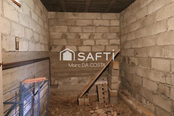 MAISON 180M2.3 CHAMBRES.SOUS SOL COMPLET.TERRAIN 5000 M2